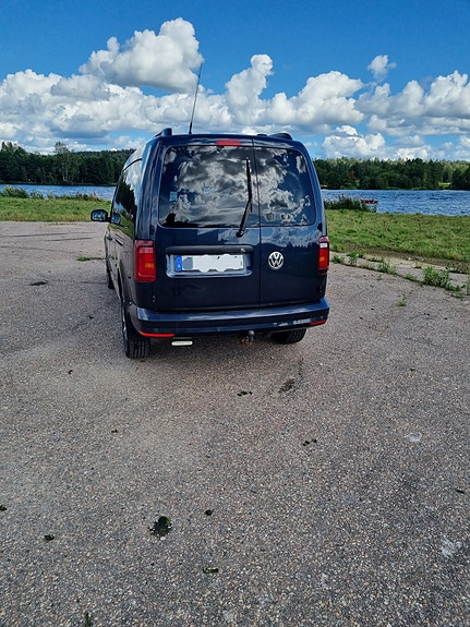 Volkswagen Caddy Maxi 3 of 5