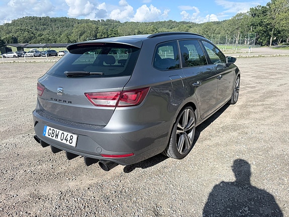 Seat Leon 3 of 5