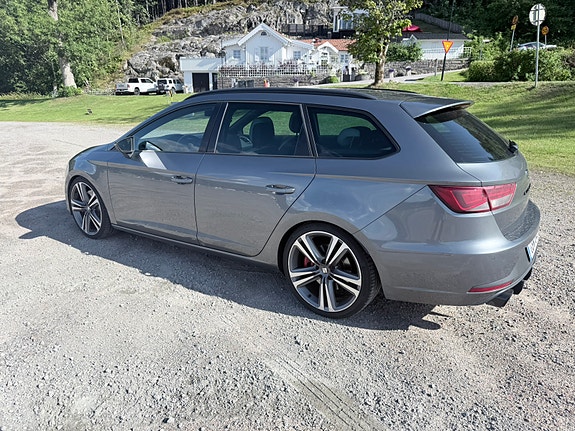 Seat Leon 2 of 5