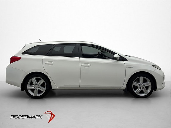 Toyota Auris 9 of 30