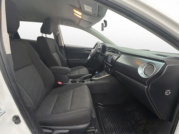 Toyota Auris 25 of 30