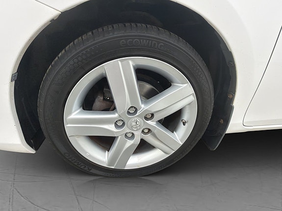 Toyota Auris 29 of 30