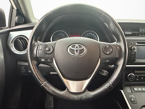 Toyota Auris 13 of 30