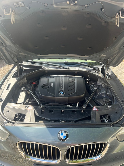 BMW 520d 2 of 5
