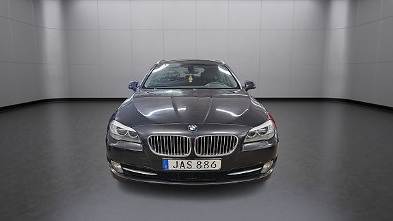 BMW 528 2 of 5