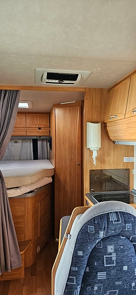 Adria Coral 655SP 7 of 11