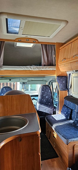 Adria Coral 655SP 4 of 11