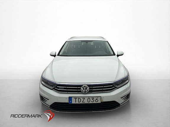 Volkswagen Passat 2 of 5