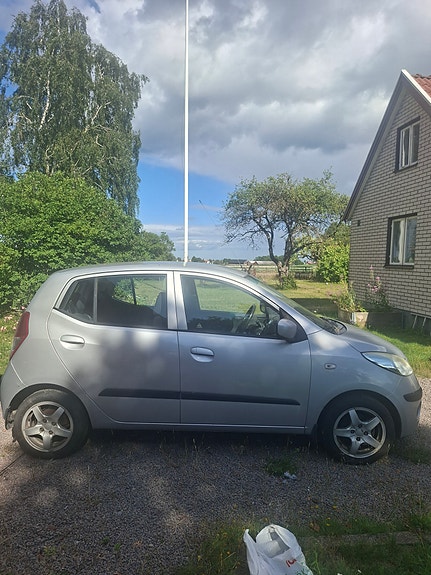 Hyundai i10 3 of 5