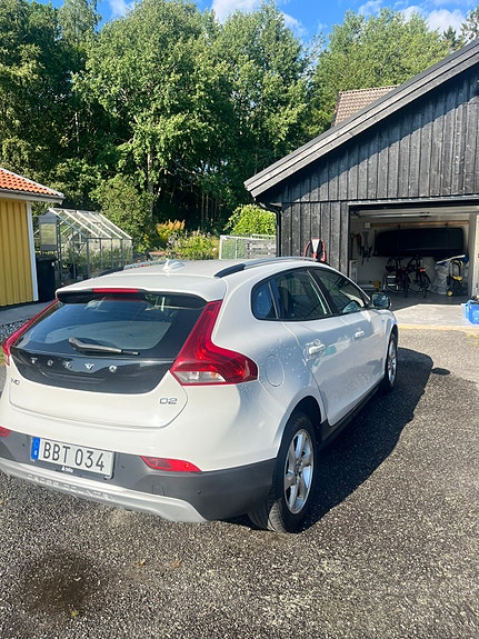 Volvo V40 Cross Country 3 of 8