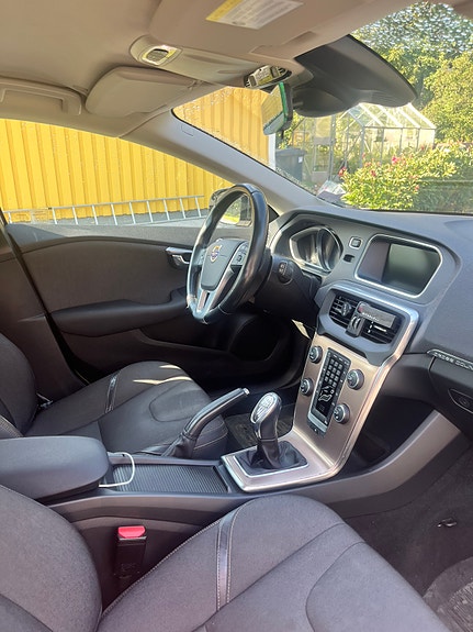 Volvo V40 Cross Country 5 of 8