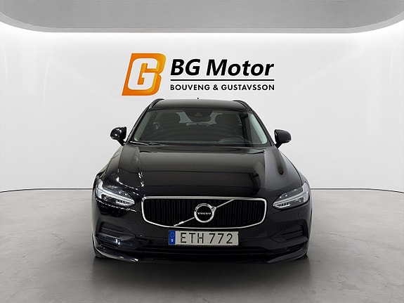 Volvo V90 2 of 5