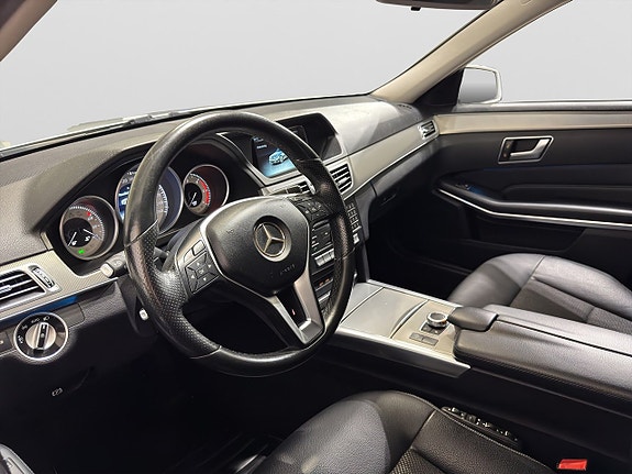 Mercedes-Benz E220 19 of 19