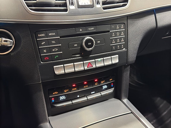 Mercedes-Benz E220 17 of 19