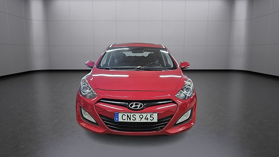 Hyundai i30 2 of 5
