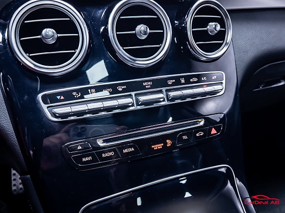 Mercedes-Benz GLC220 d 26 of 29