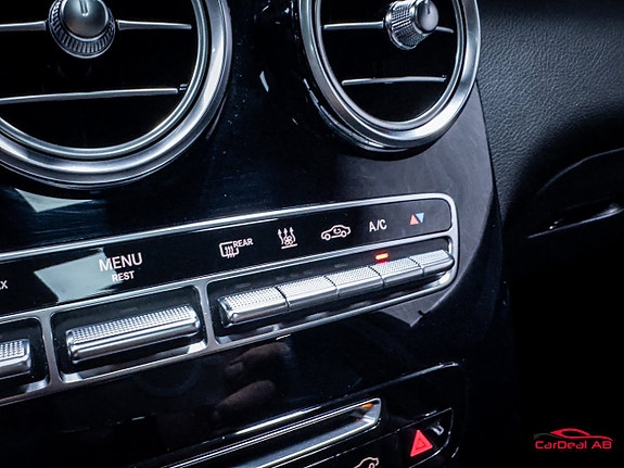 Mercedes-Benz GLC220 d 27 of 29
