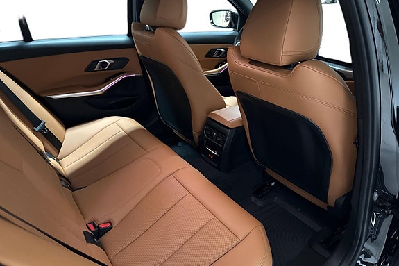 BMW 330e 7 of 19