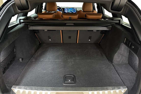 BMW 330e 10 of 19
