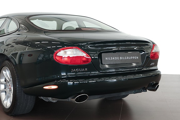 Jaguar XKR 7 of 11