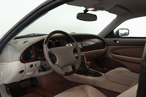 Jaguar XKR 11 of 11