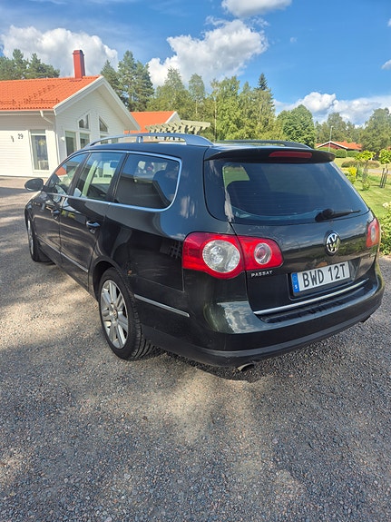 Volkswagen Passat 3 of 5