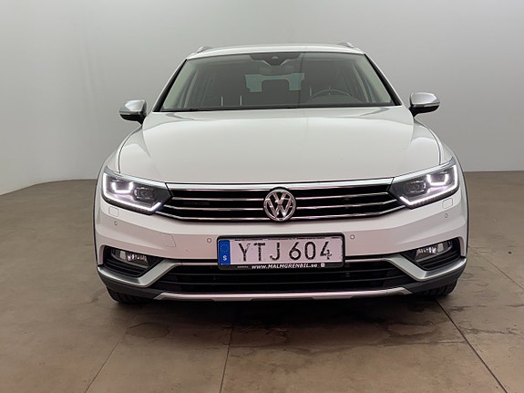 Volkswagen Passat Alltrack 3 of 5