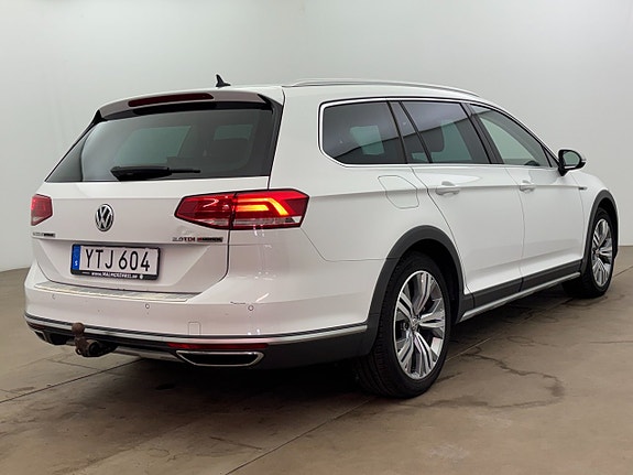 Volkswagen Passat Alltrack 7 of 23