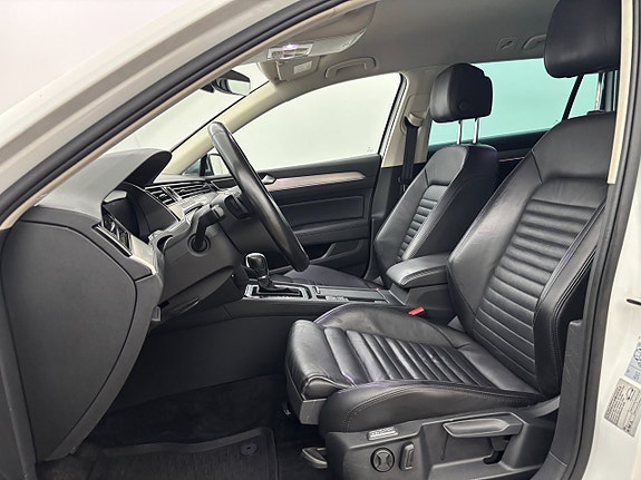 Volkswagen Passat Alltrack 14 of 23
