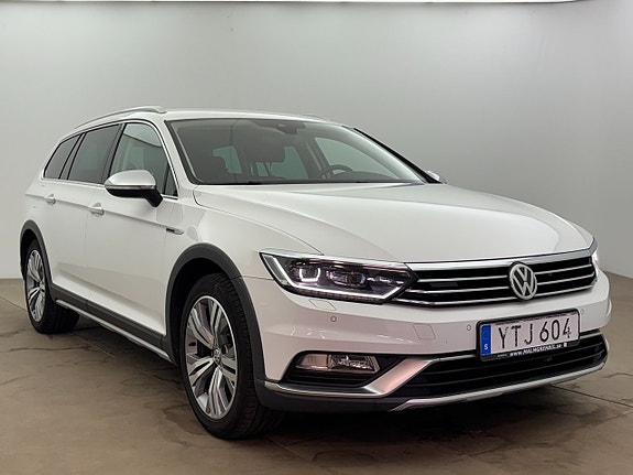 Volkswagen Passat Alltrack 9 of 23