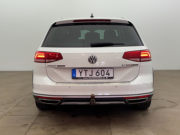 Volkswagen Passat Alltrack 6 of 23
