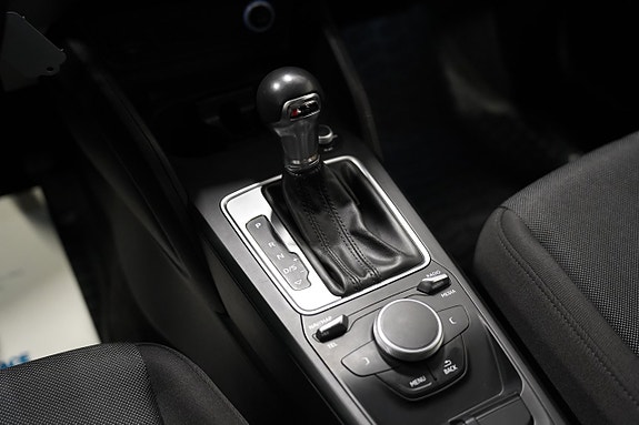 Audi Q2 14 of 21
