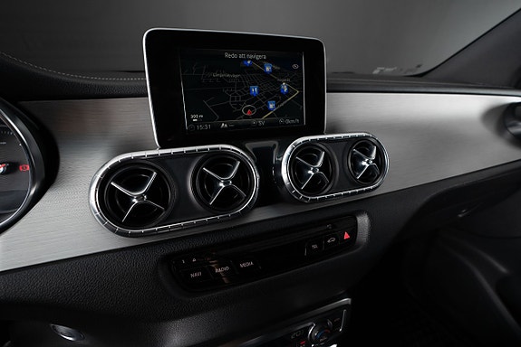 Mercedes-Benz X250 d 14 of 24