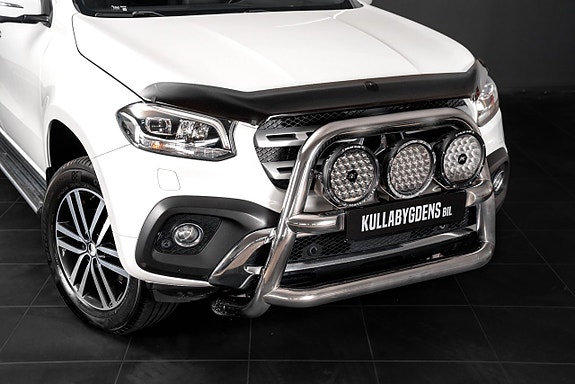 Mercedes-Benz X250 d 2 of 5