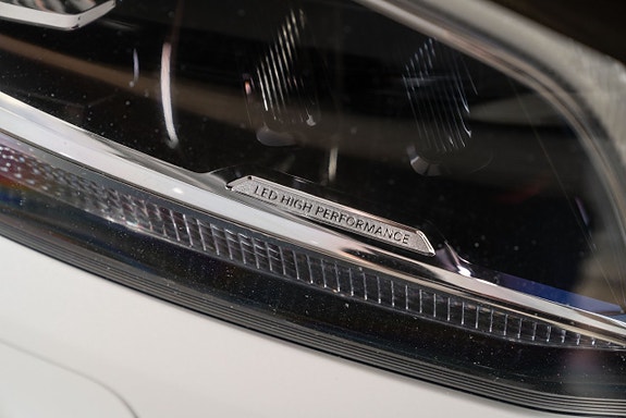 Mercedes-Benz X250 d 3 of 5