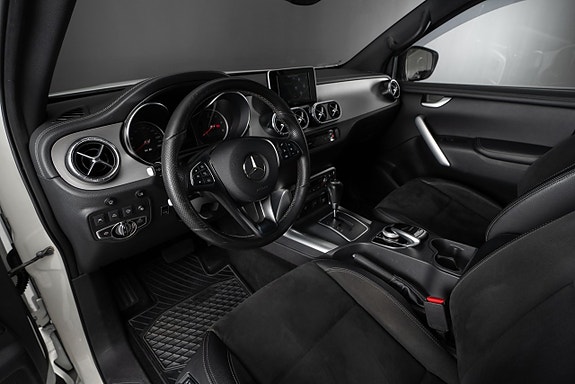 Mercedes-Benz X250 d 13 of 24