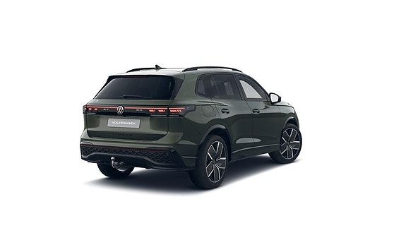 Volkswagen Tiguan 2 of 3