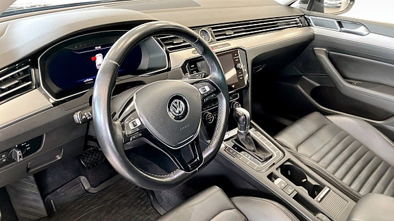 Volkswagen Passat 7 of 14