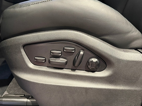 Porsche Cayenne 19 of 22