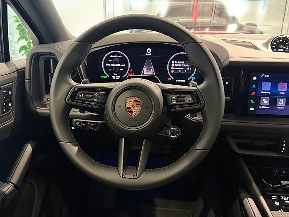 Porsche Cayenne 13 of 22
