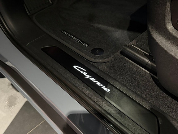 Porsche Cayenne 21 of 22