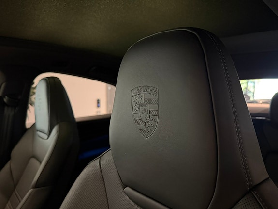 Porsche Cayenne 12 of 22
