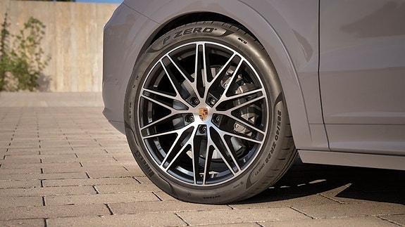 Porsche Cayenne 5 of 5