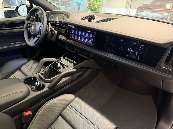 Porsche Cayenne 7 of 22