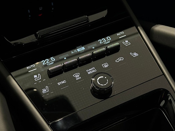 Porsche Cayenne 17 of 22