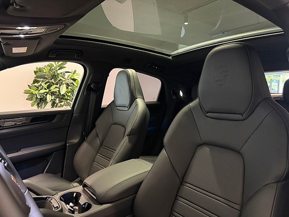 Porsche Cayenne 11 of 22