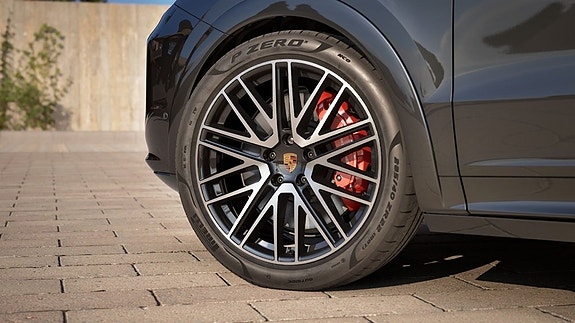 Porsche Cayenne 5 of 5