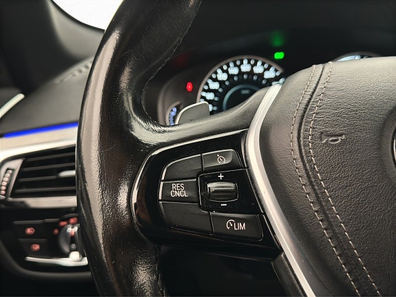BMW 530e 16 of 30