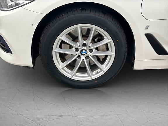 BMW 530e 27 of 30