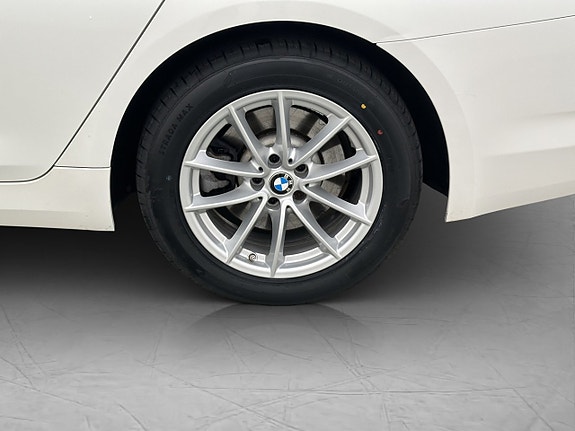 BMW 530e 28 of 30
